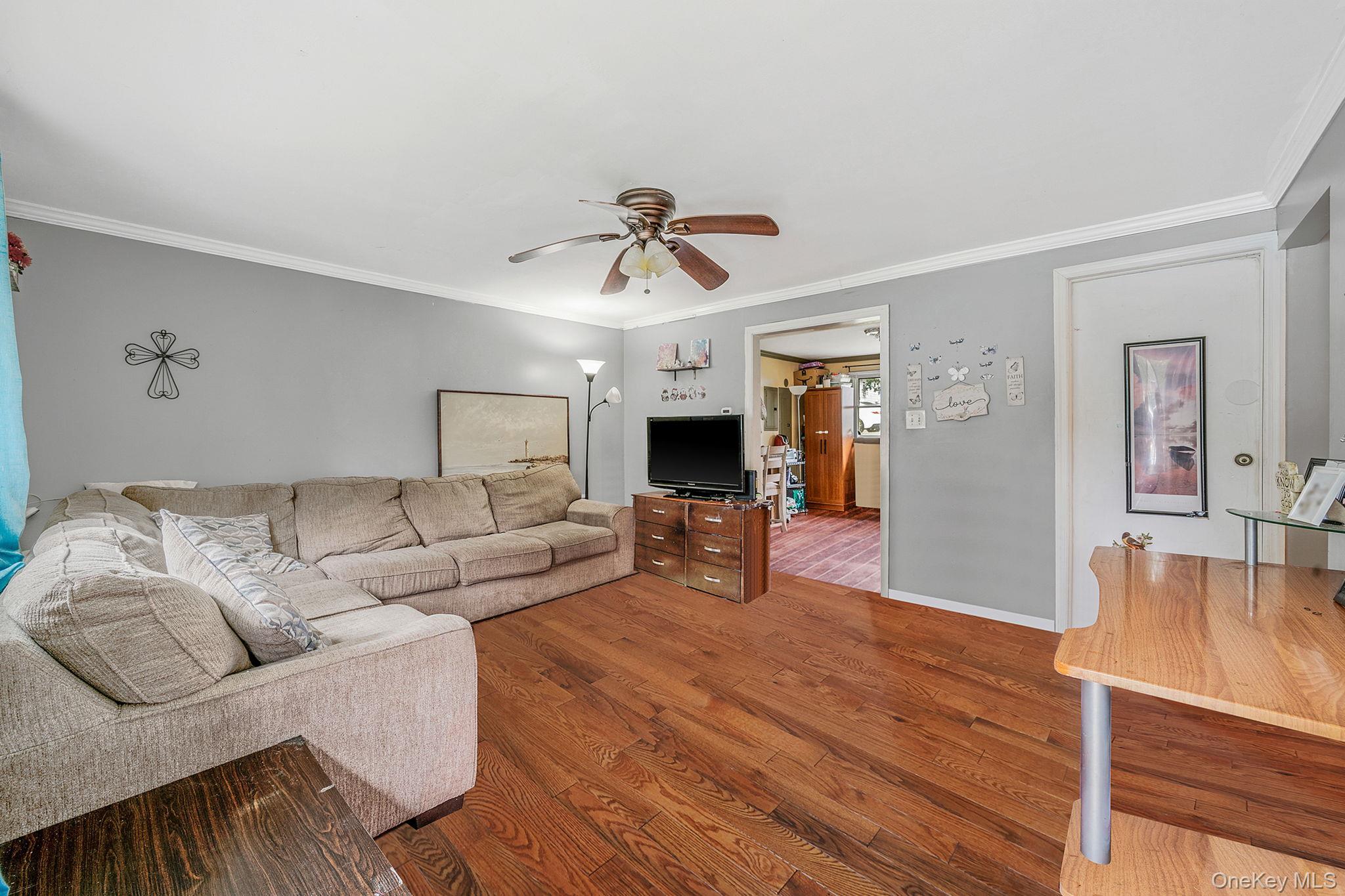 20 Kirby Lane, Lake Ronkonkoma, NY 11779