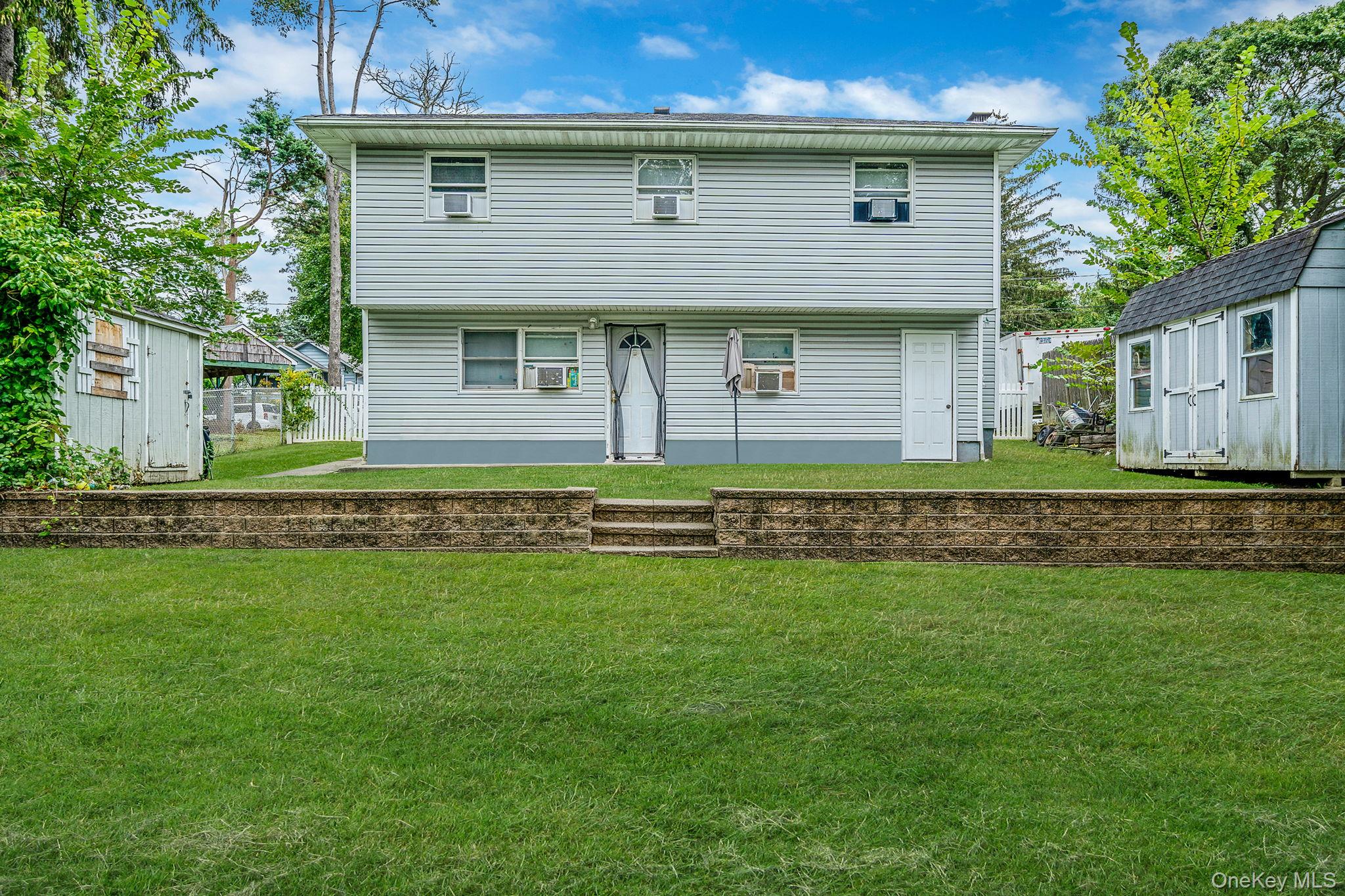 20 Kirby Lane, Lake Ronkonkoma, NY 11779