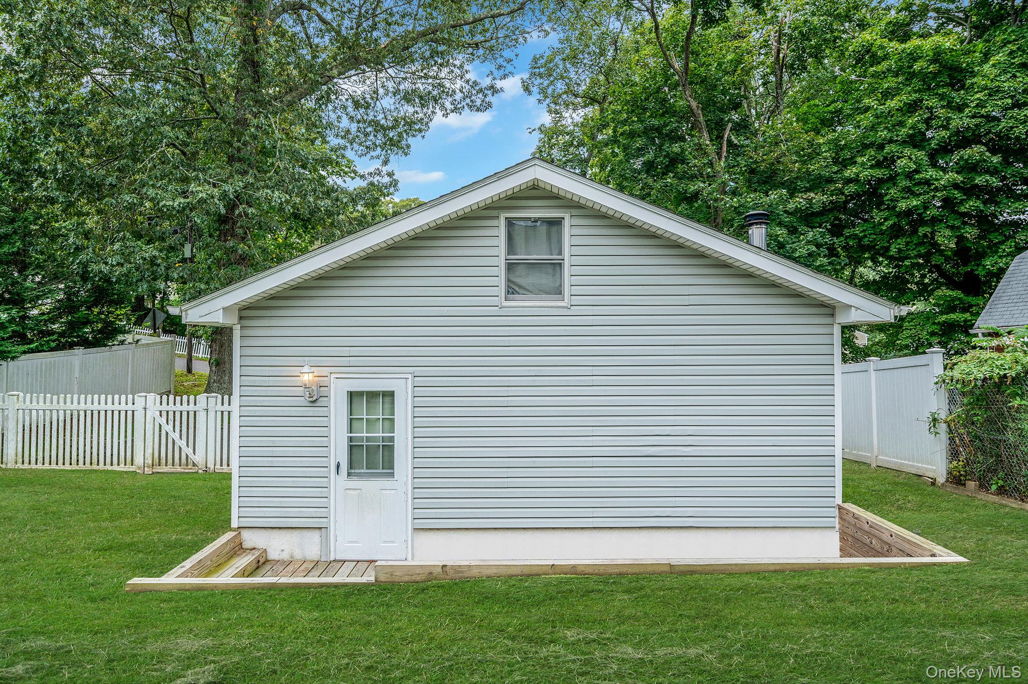 20 Kirby Lane, Lake Ronkonkoma, NY 11779