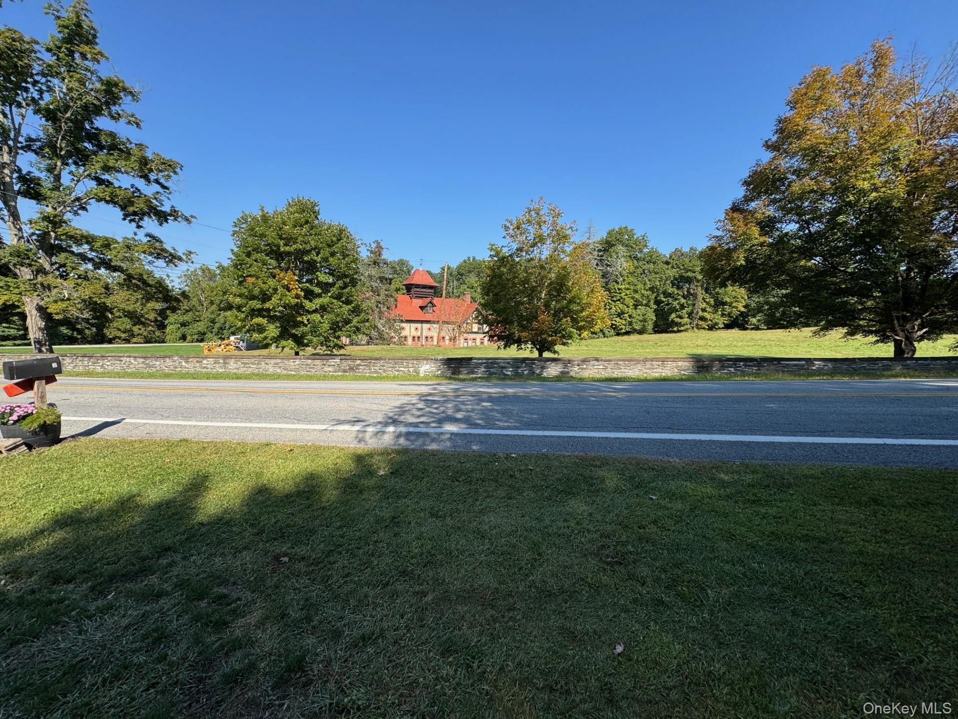 3 River Road, Hyde Park, NY 12538