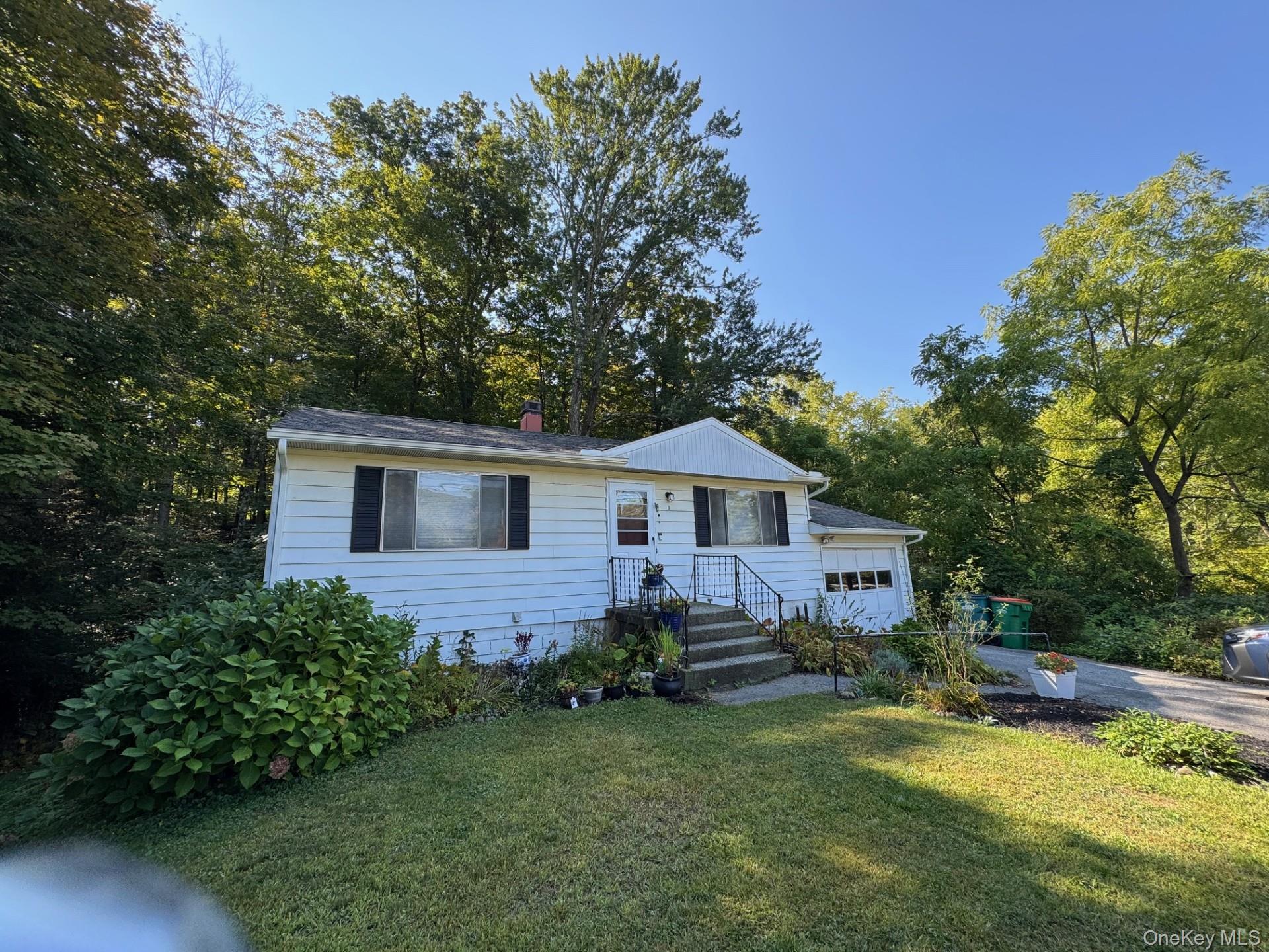 3 River Road, Hyde Park, NY 12538