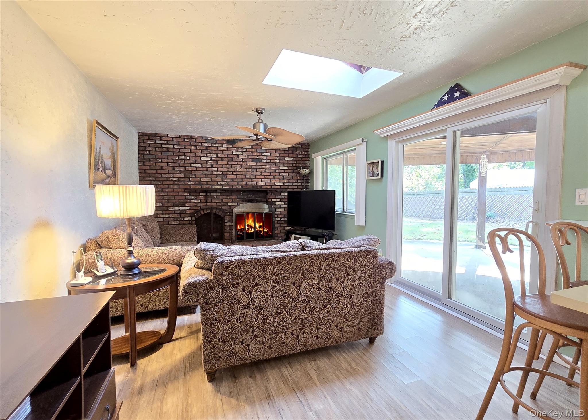 8 Gary Place, Selden, NY 11784