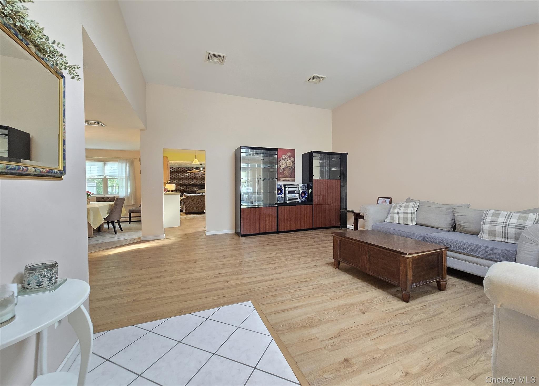 8 Gary Place, Selden, NY 11784