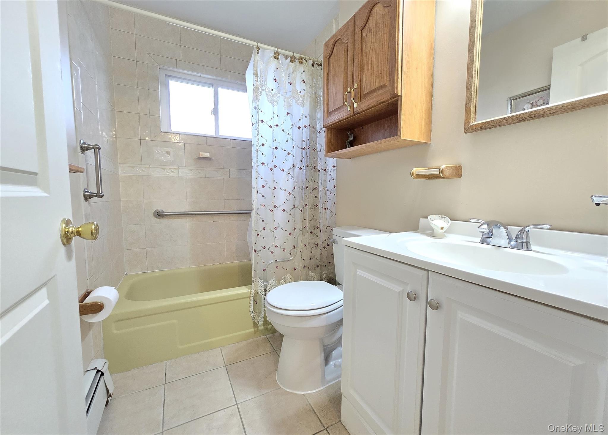 8 Gary Place, Selden, NY 11784