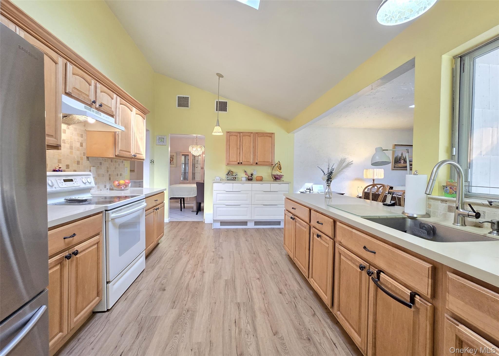 8 Gary Place, Selden, NY 11784