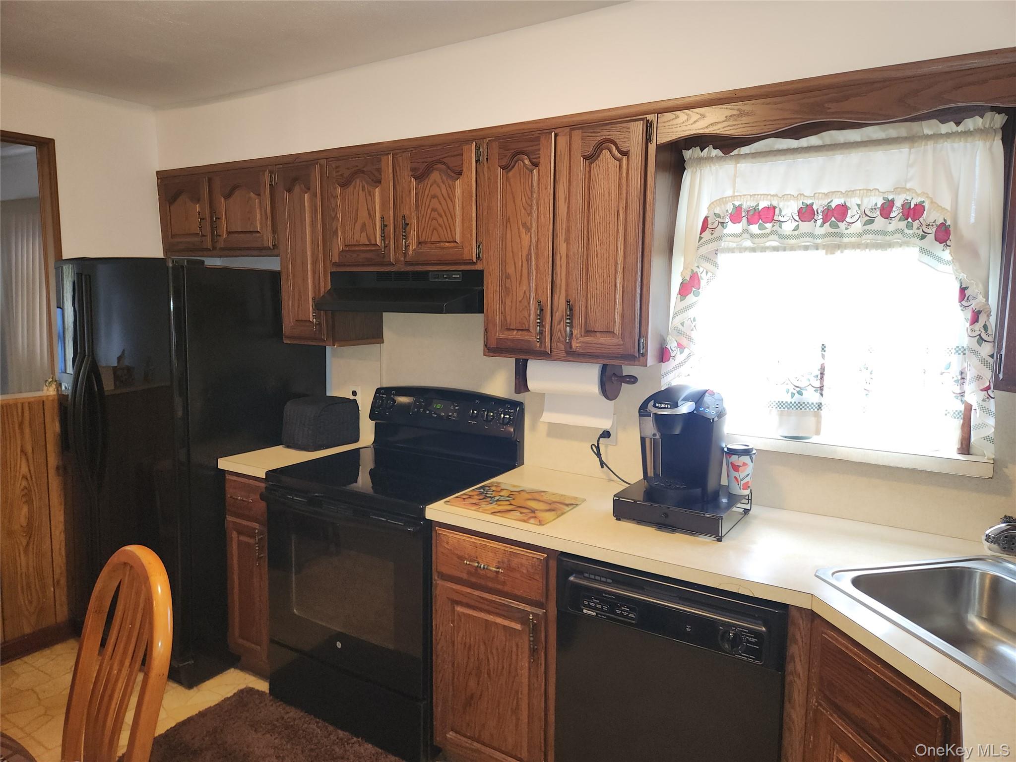 305 Warren Street, Uniondale, NY 11553