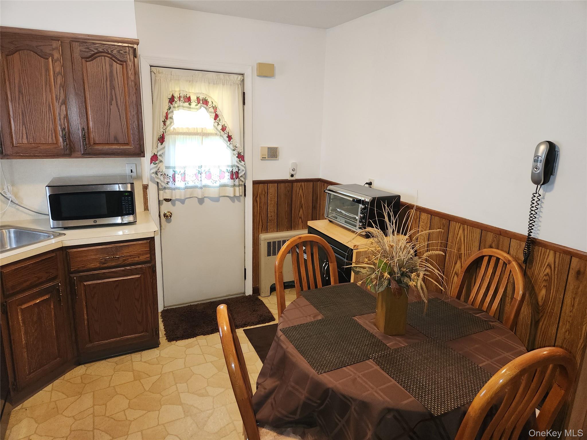 305 Warren Street, Uniondale, NY 11553