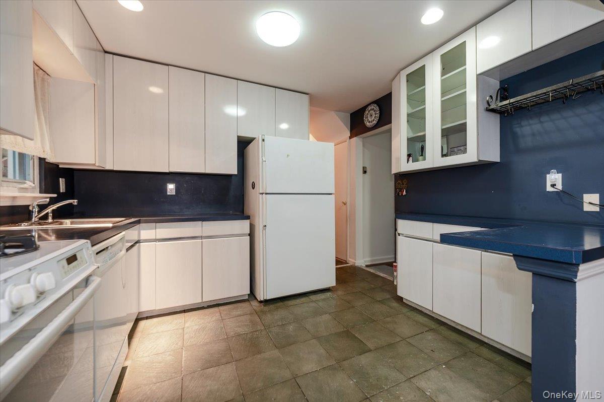 10 Linden Street, Malverne, NY 11565