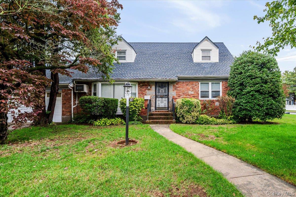 10 Linden Street, Malverne, NY 11565