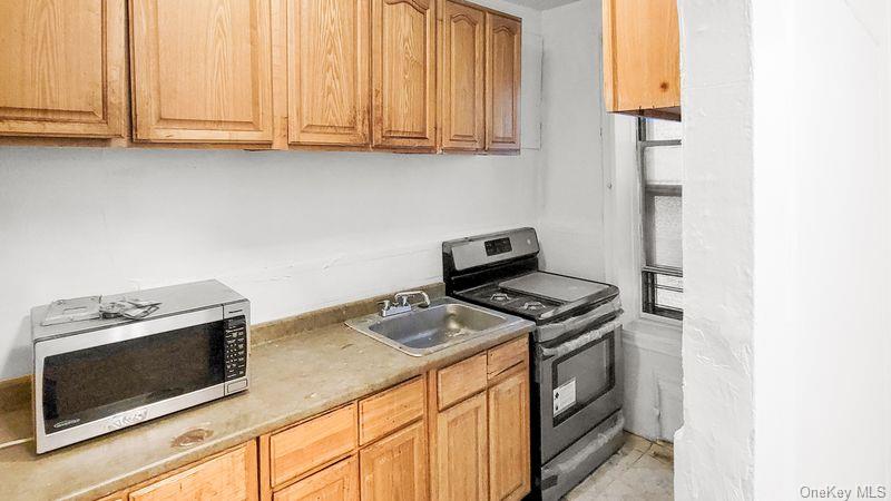 1075 Grand Concourse # 1N, Bronx, NY 10452