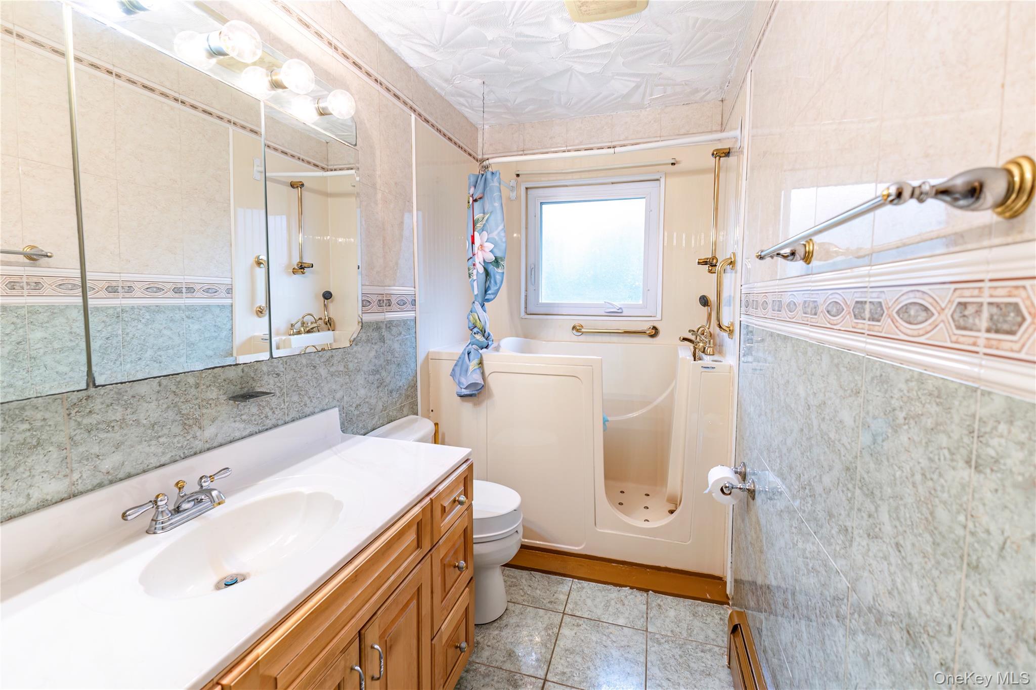 6 William Street, Bay Shore, NY 11706