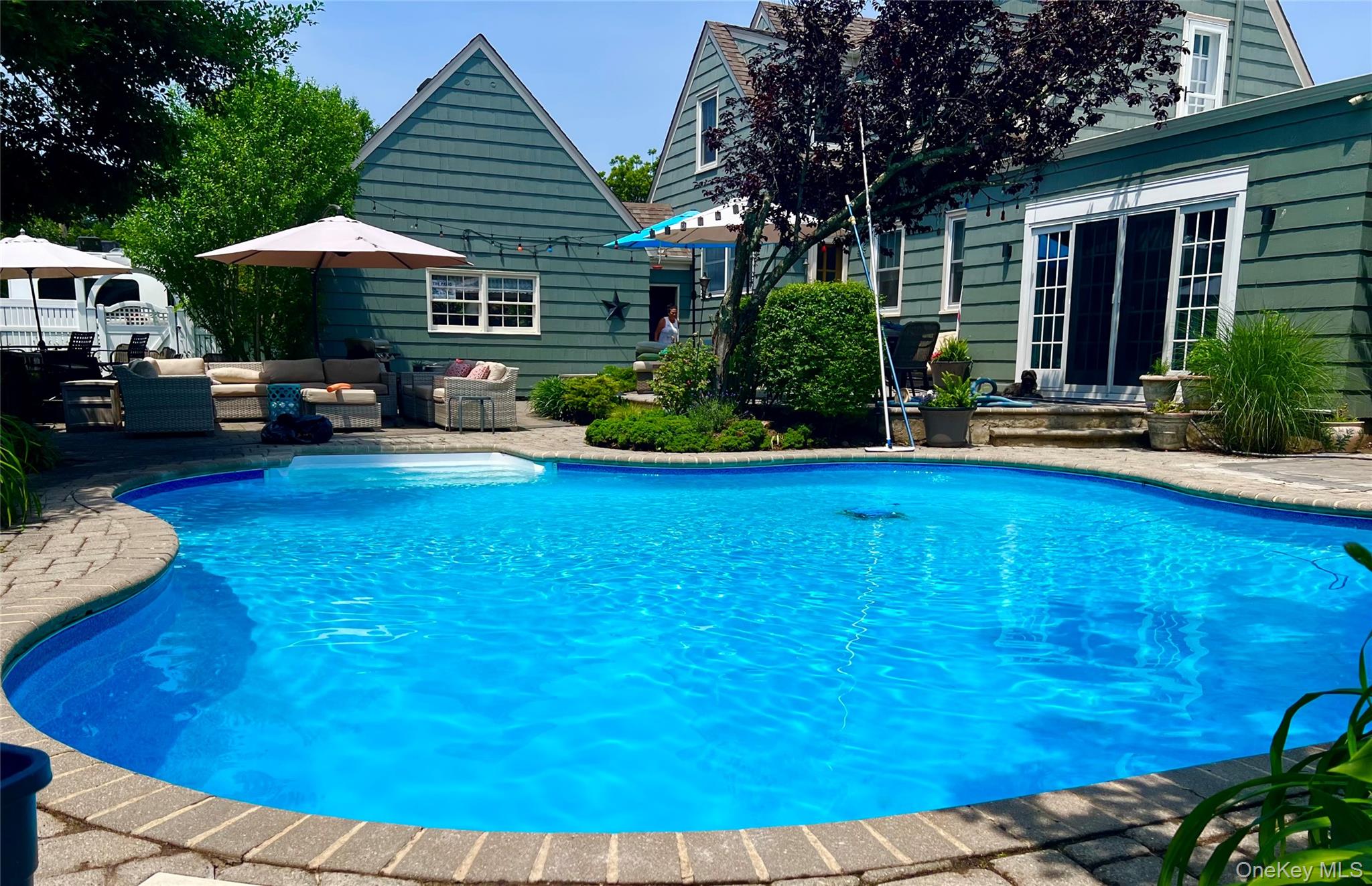 102 Shinnecock Avenue, Massapequa, NY 11758