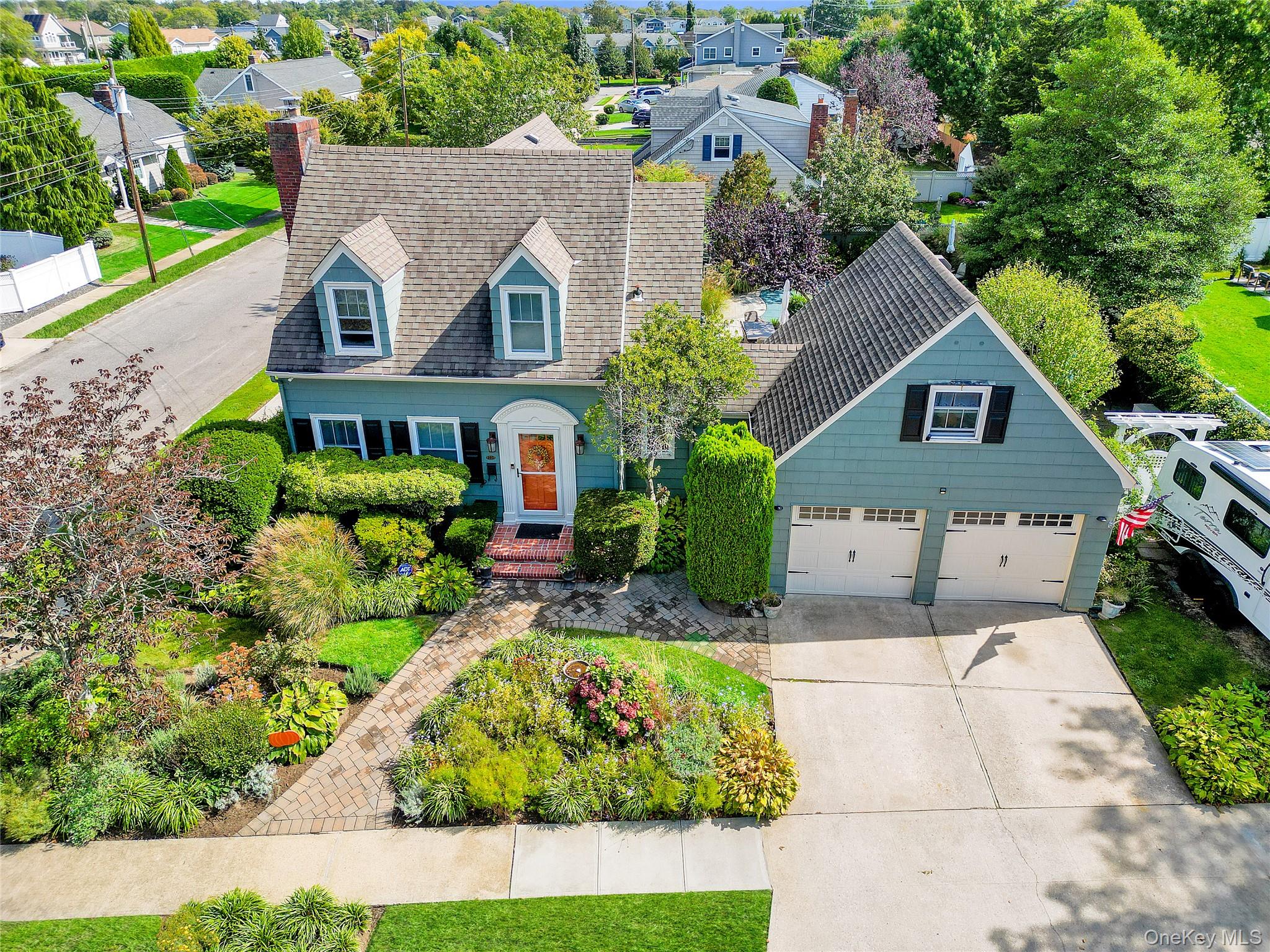 102 Shinnecock Avenue, Massapequa, NY 11758