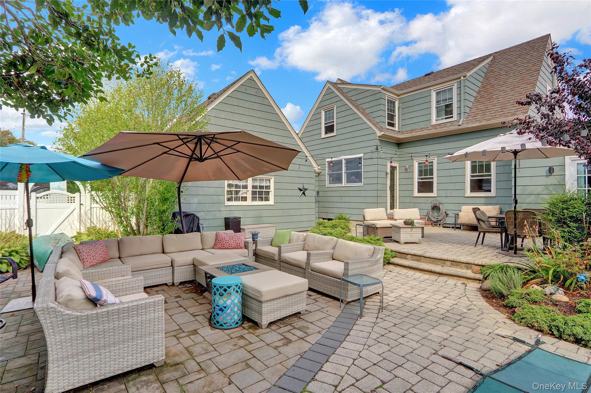 102 Shinnecock Avenue, Massapequa, NY 11758