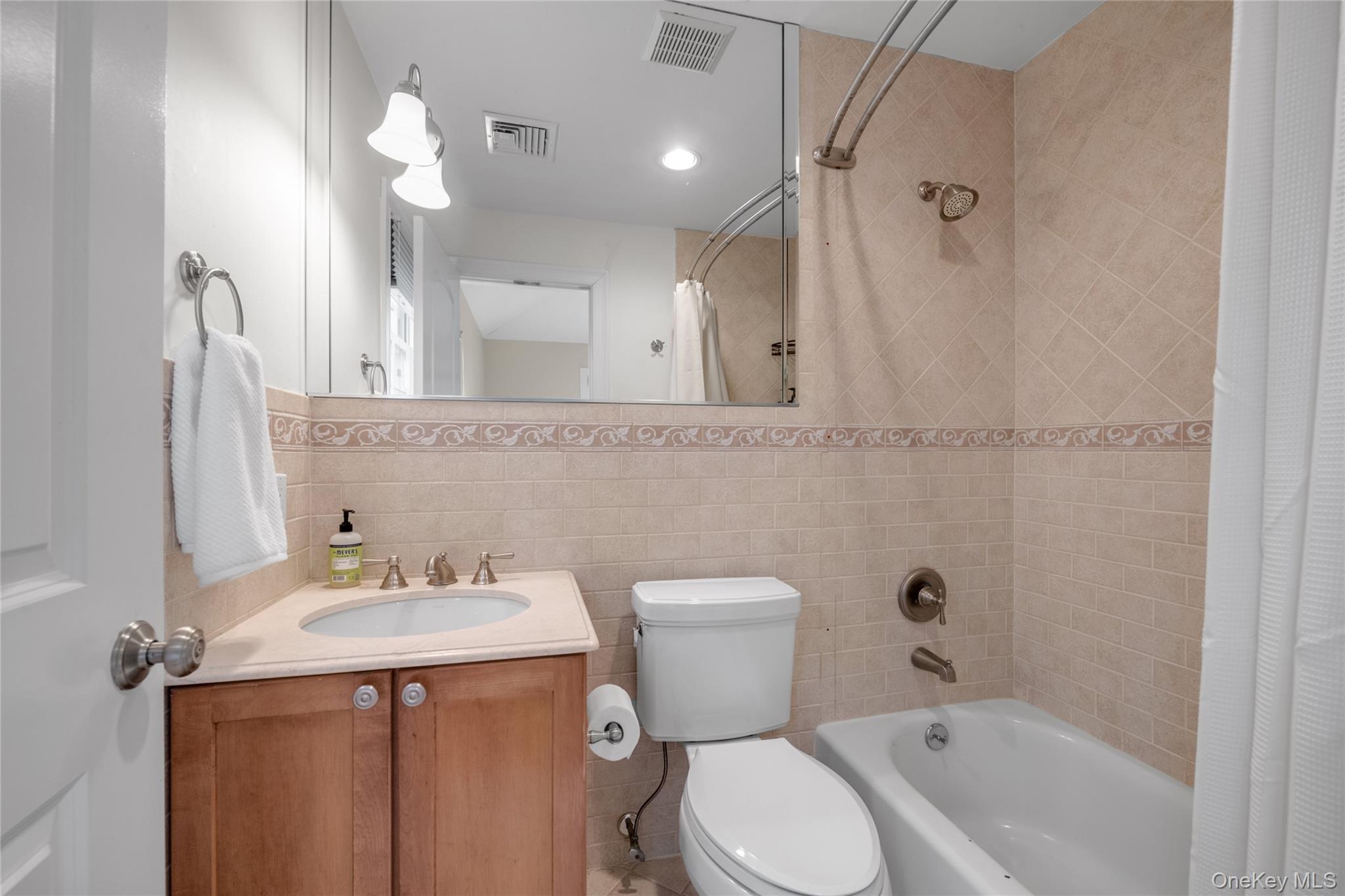 74 Bayview Avenue, Port Washington, NY 11050