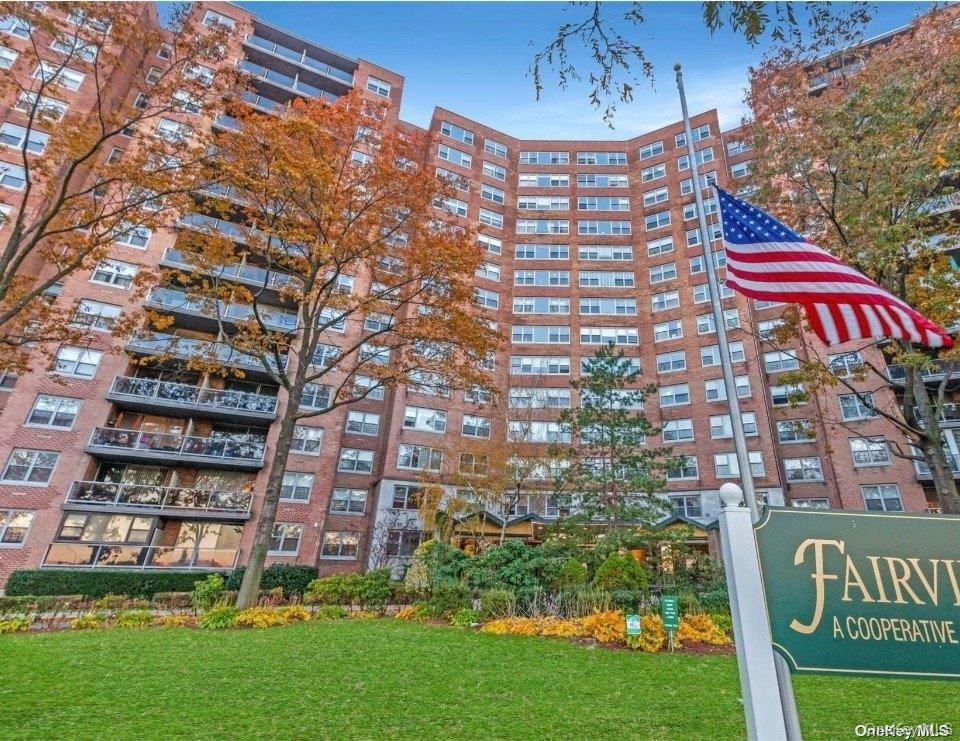 61-20 Grand Central Parkway # C705, Forest Hills, NY 11375