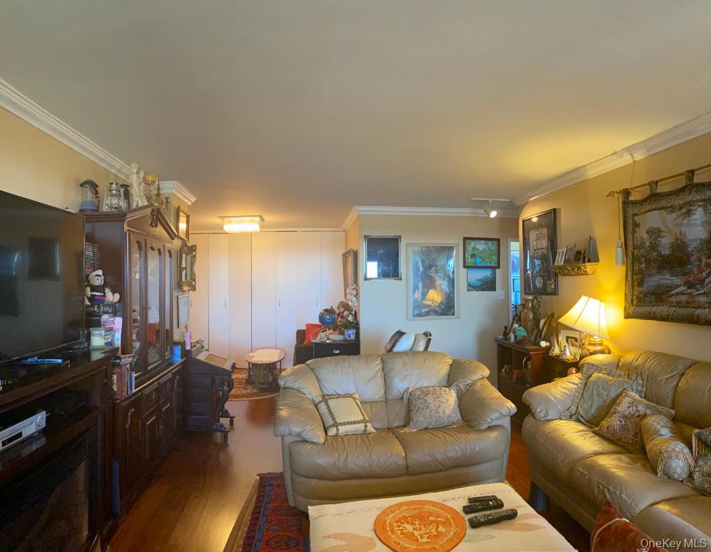 61-20 Grand Central Parkway # C705, Forest Hills, NY 11375