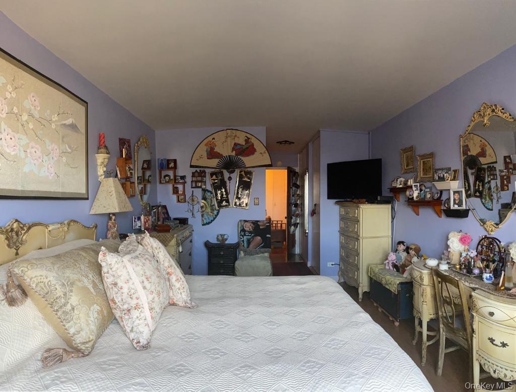 61-20 Grand Central Parkway # C705, Forest Hills, NY 11375