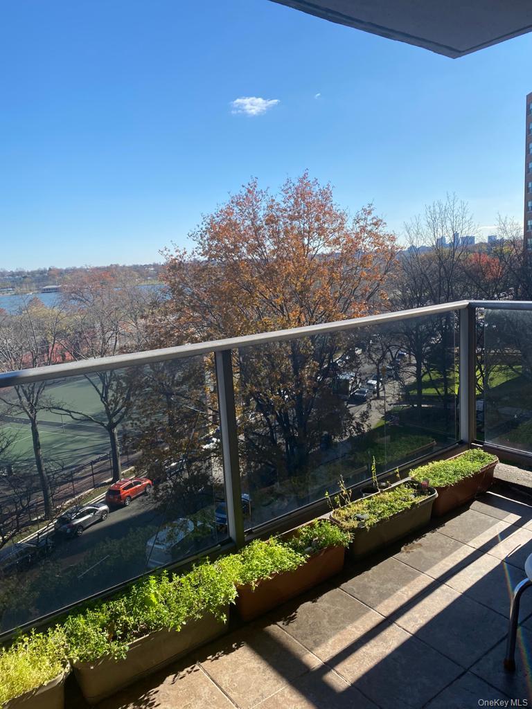 61-20 Grand Central Parkway # C705, Forest Hills, NY 11375