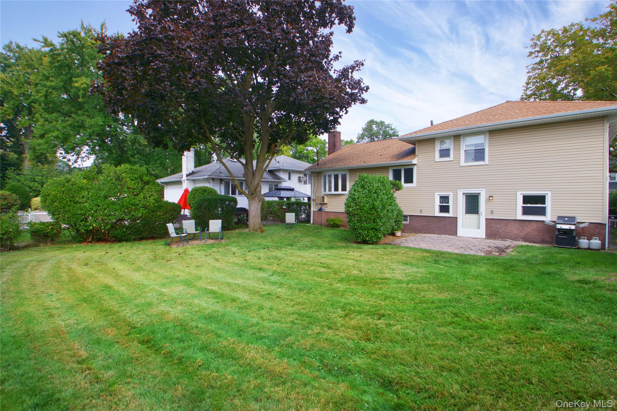 26 Cambridge Avenue, Garden City, NY 11530