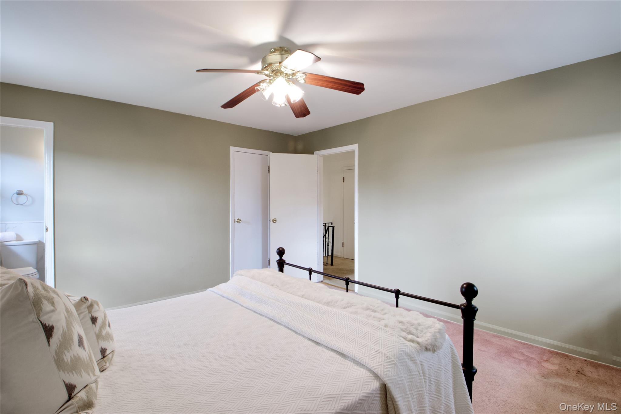 26 Cambridge Avenue, Garden City, NY 11530