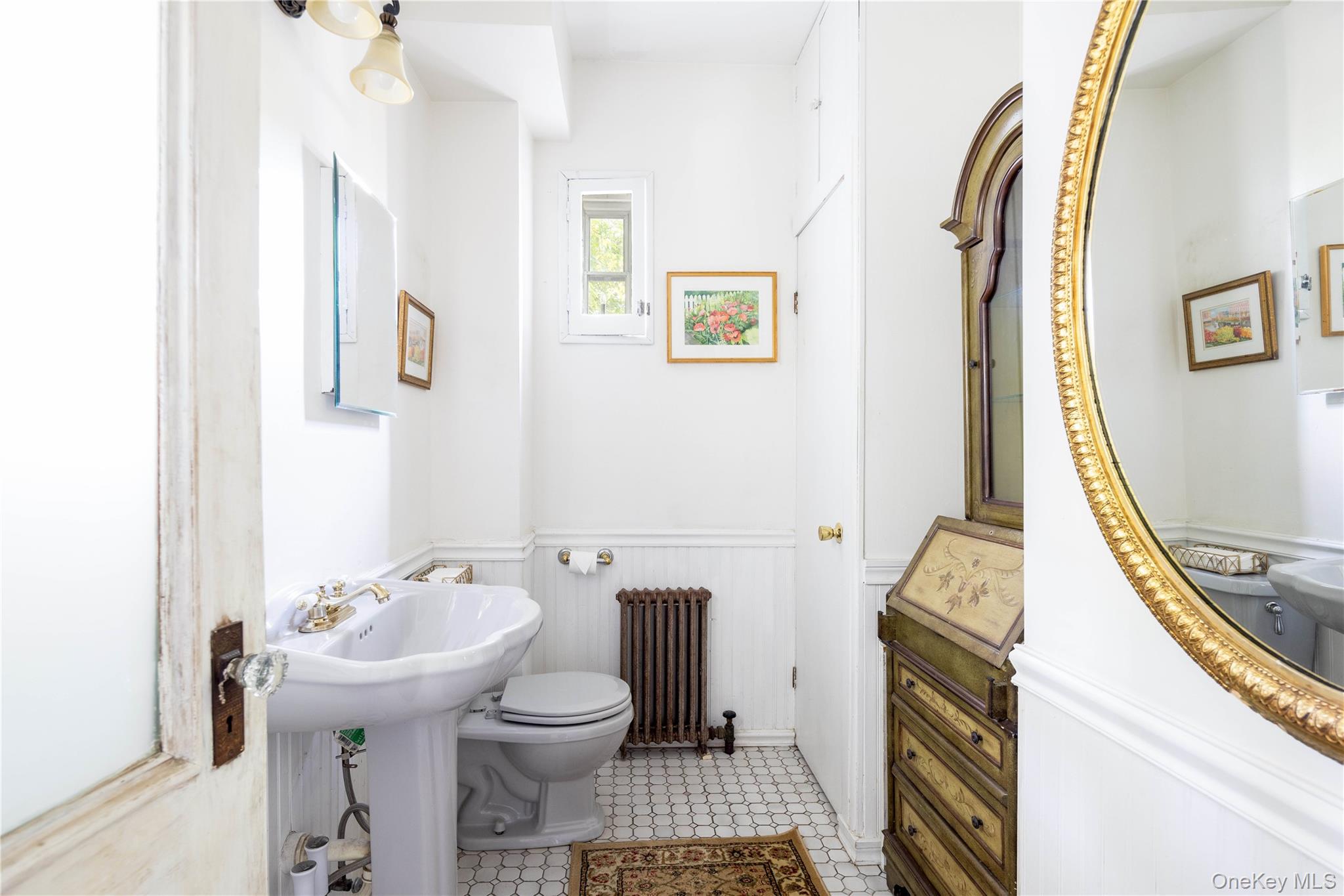 15 Bayside Avenue, Oyster Bay, NY 11771