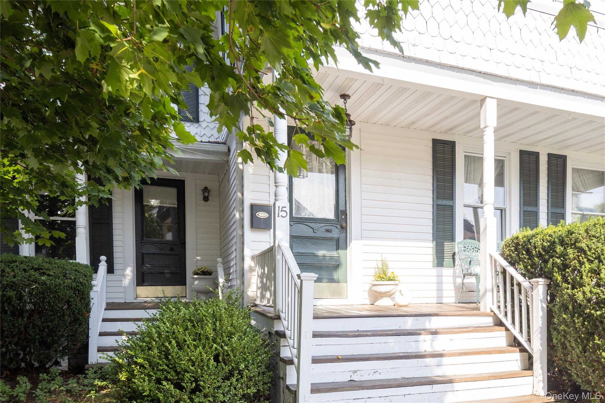 15 Bayside Avenue, Oyster Bay, NY 11771