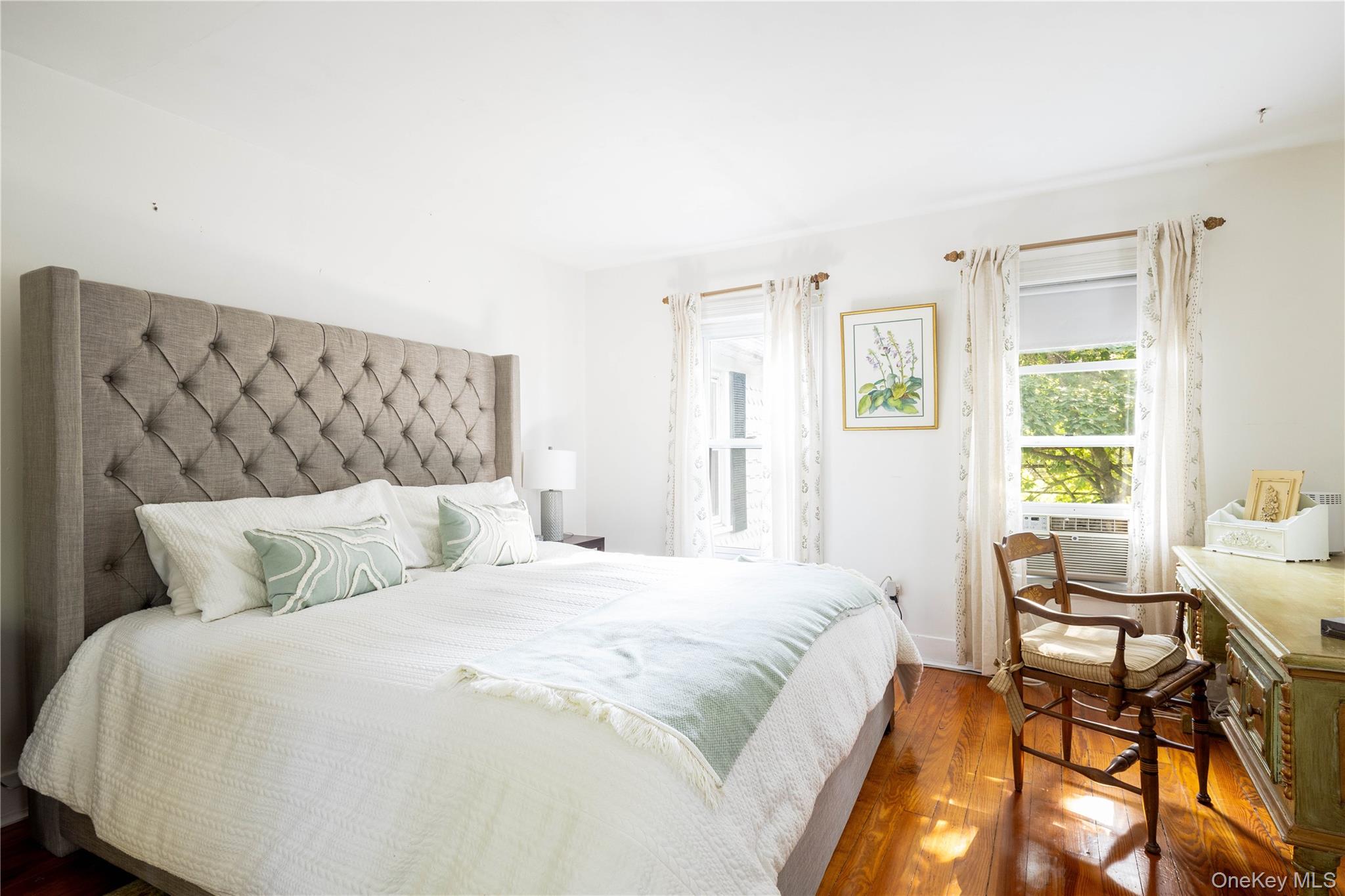 15 Bayside Avenue, Oyster Bay, NY 11771