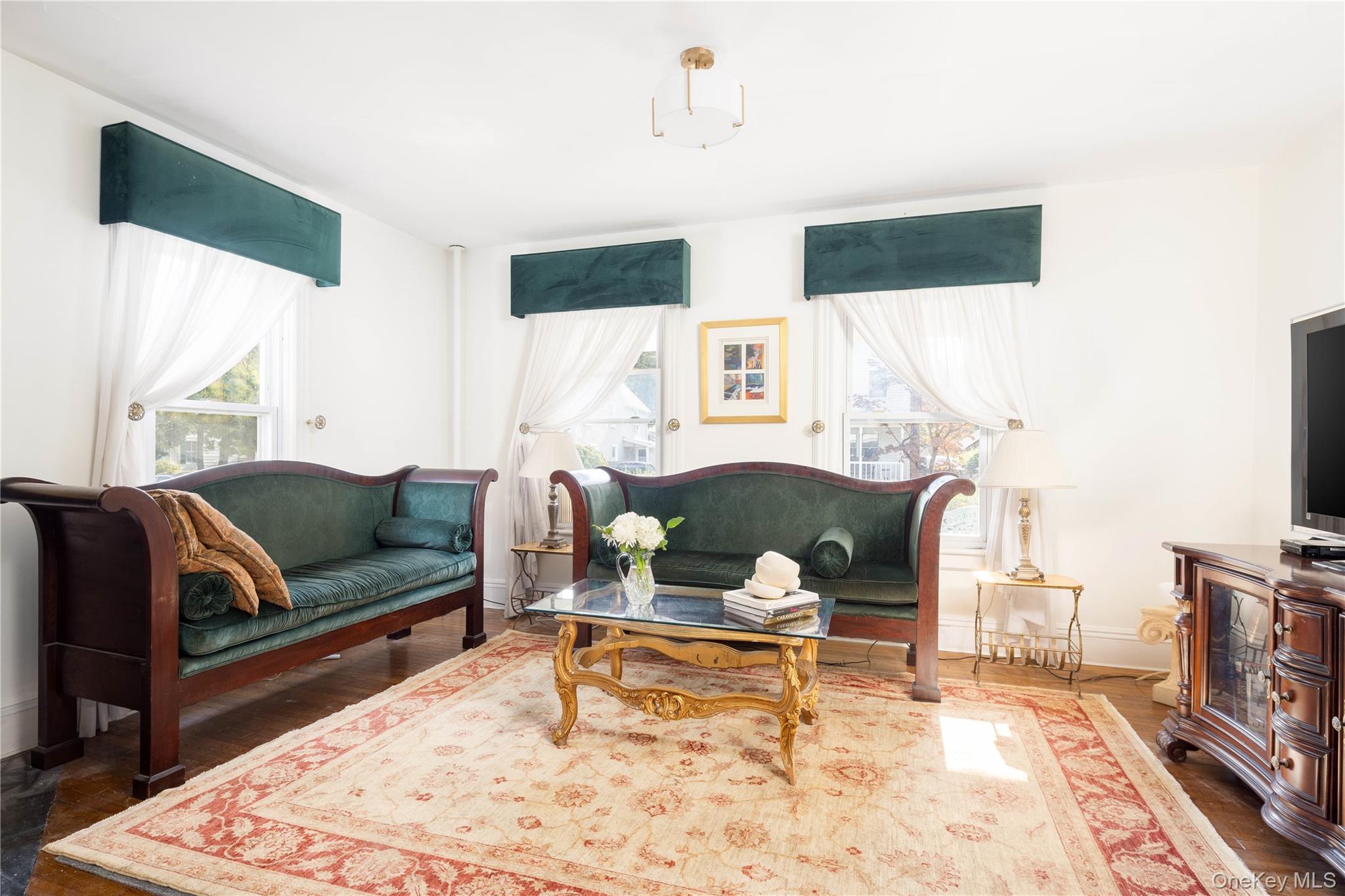 15 Bayside Avenue, Oyster Bay, NY 11771