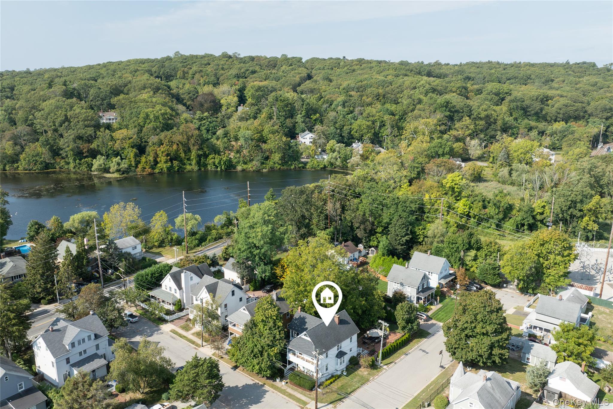 15 Bayside Avenue, Oyster Bay, NY 11771