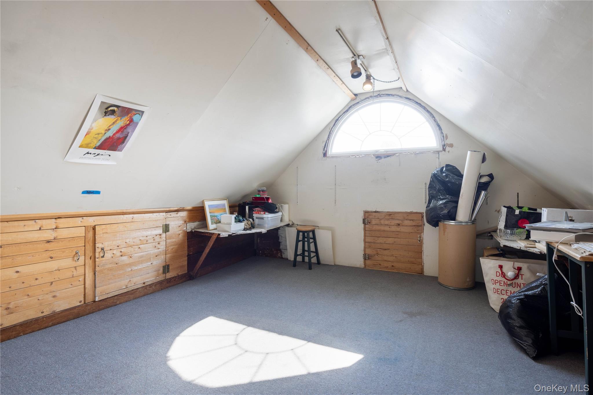 15 Bayside Avenue, Oyster Bay, NY 11771