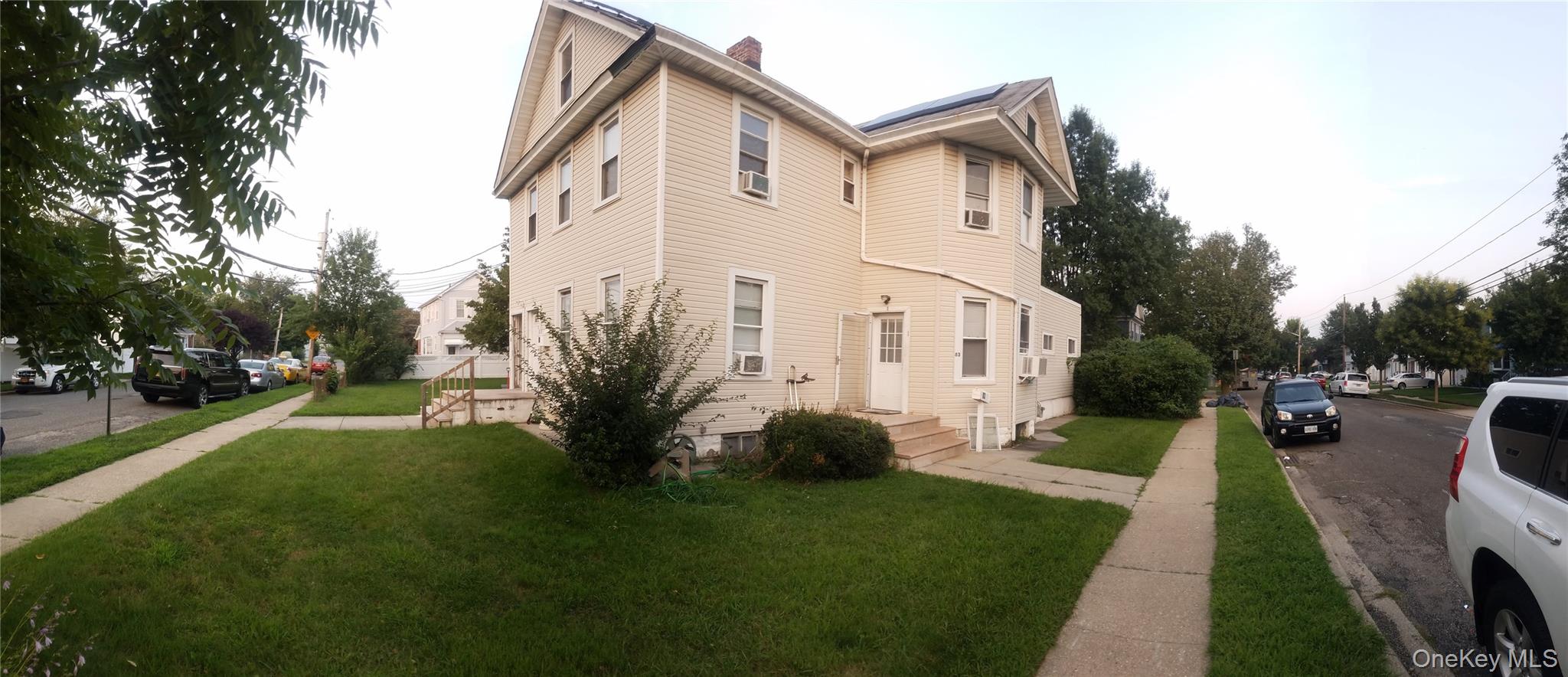 83 Kraemer Street, Hicksville, NY 11801