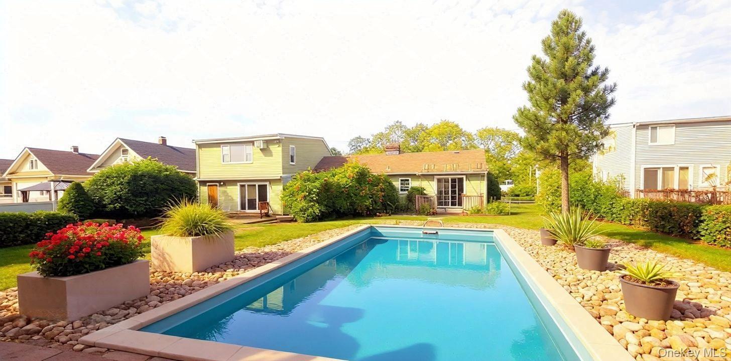 523 Archer Street, Freeport, NY 11520