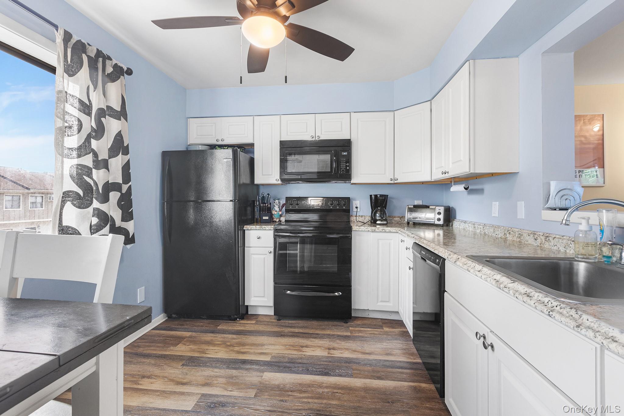 6807 Chelsea Cove N, Hopewell Junction, NY 12533