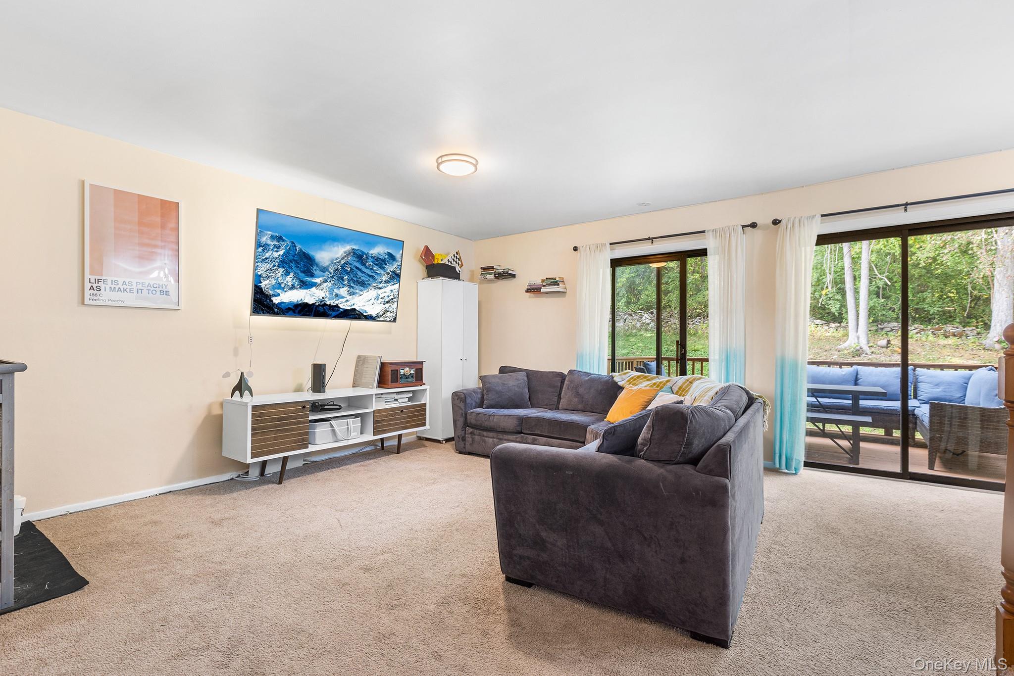 6807 Chelsea Cove N, Hopewell Junction, NY 12533