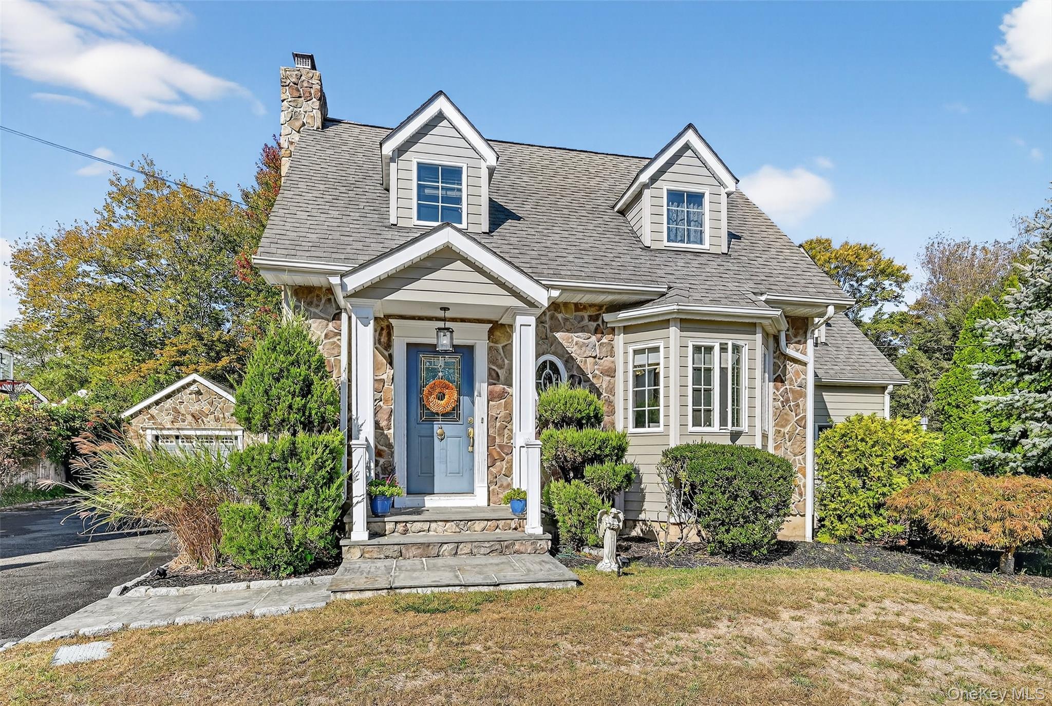 60 S Nauraushaun Road, Pearl River, NY 10965