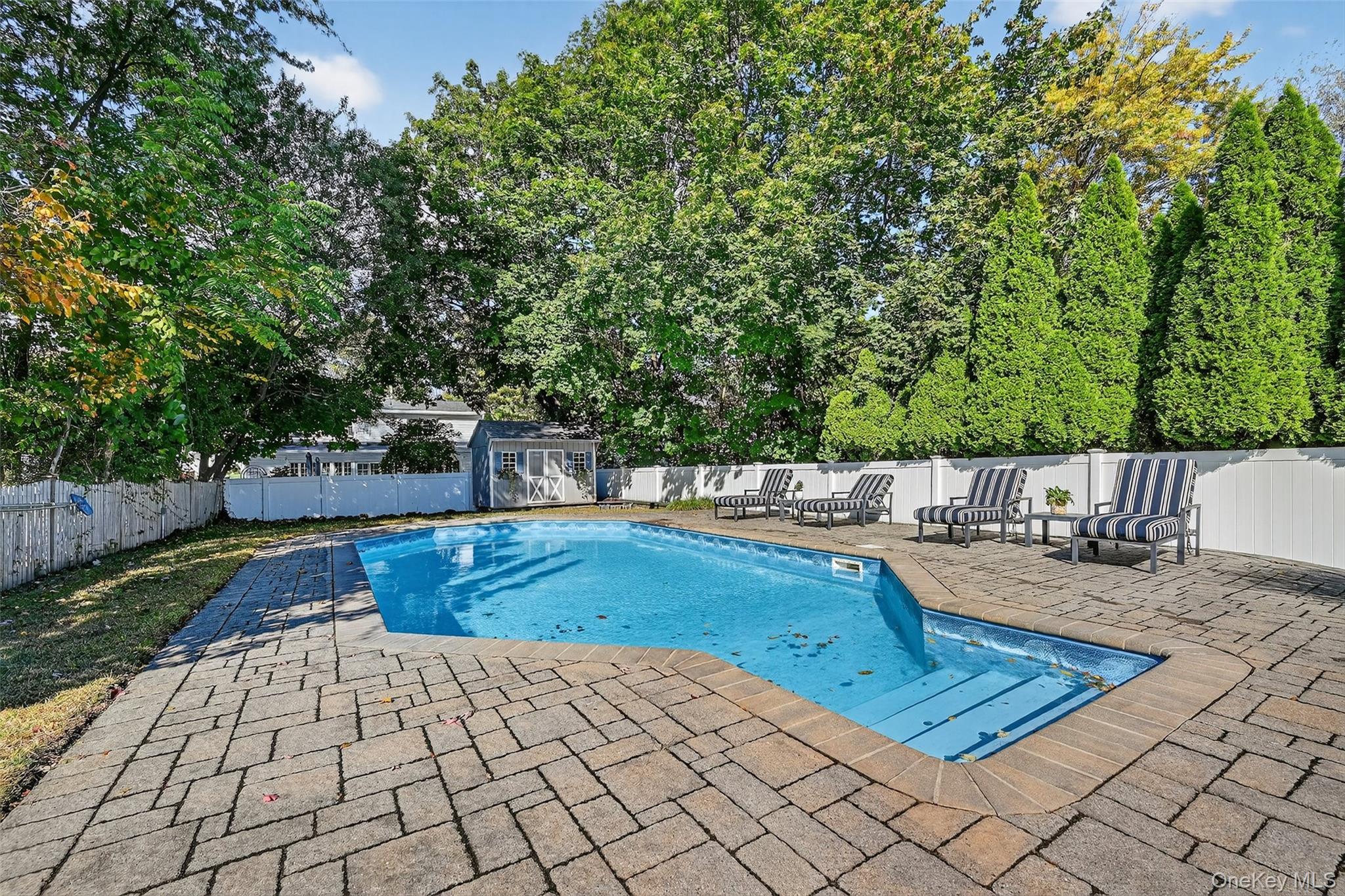 60 S Nauraushaun Road, Pearl River, NY 10965