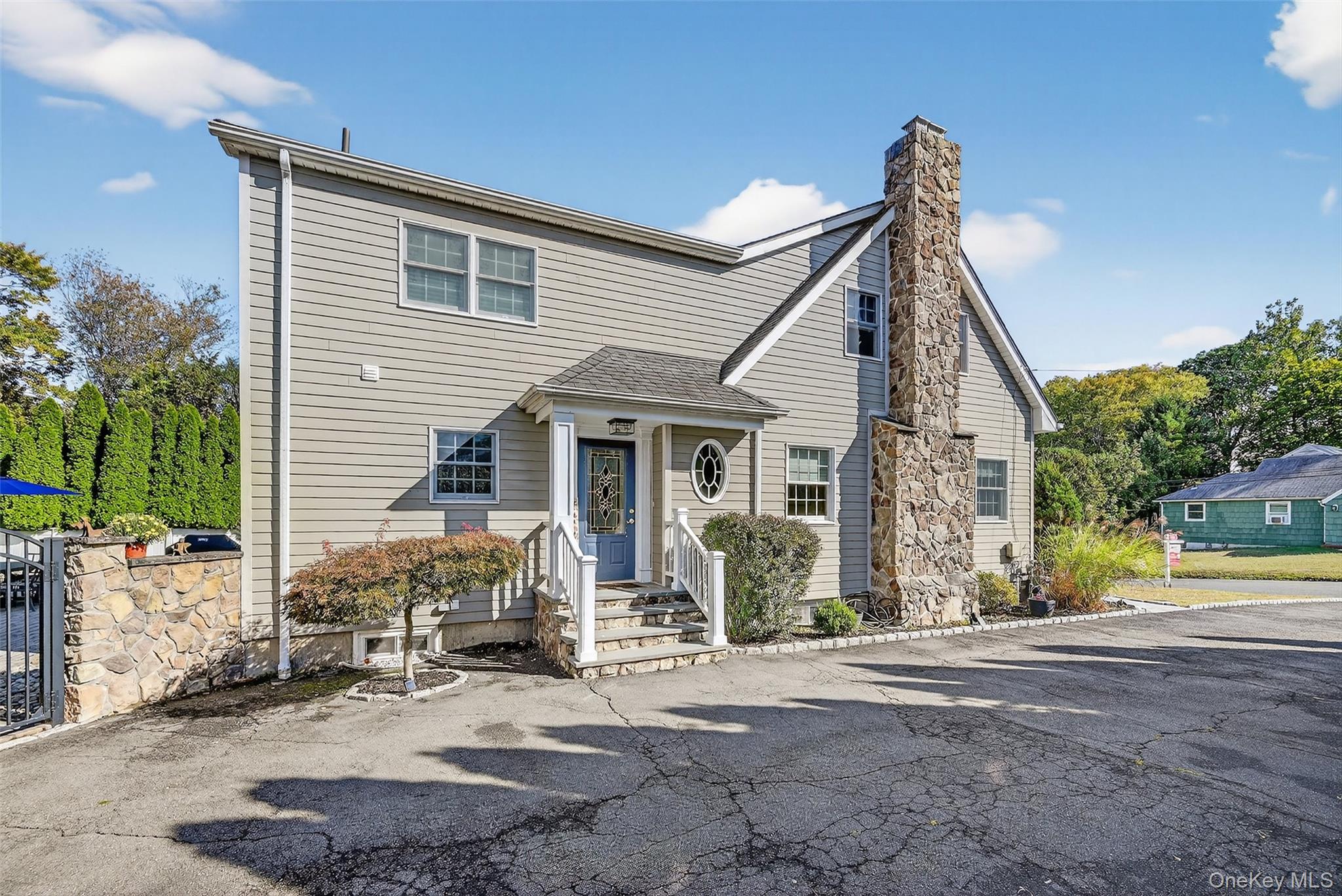 60 S Nauraushaun Road, Pearl River, NY 10965