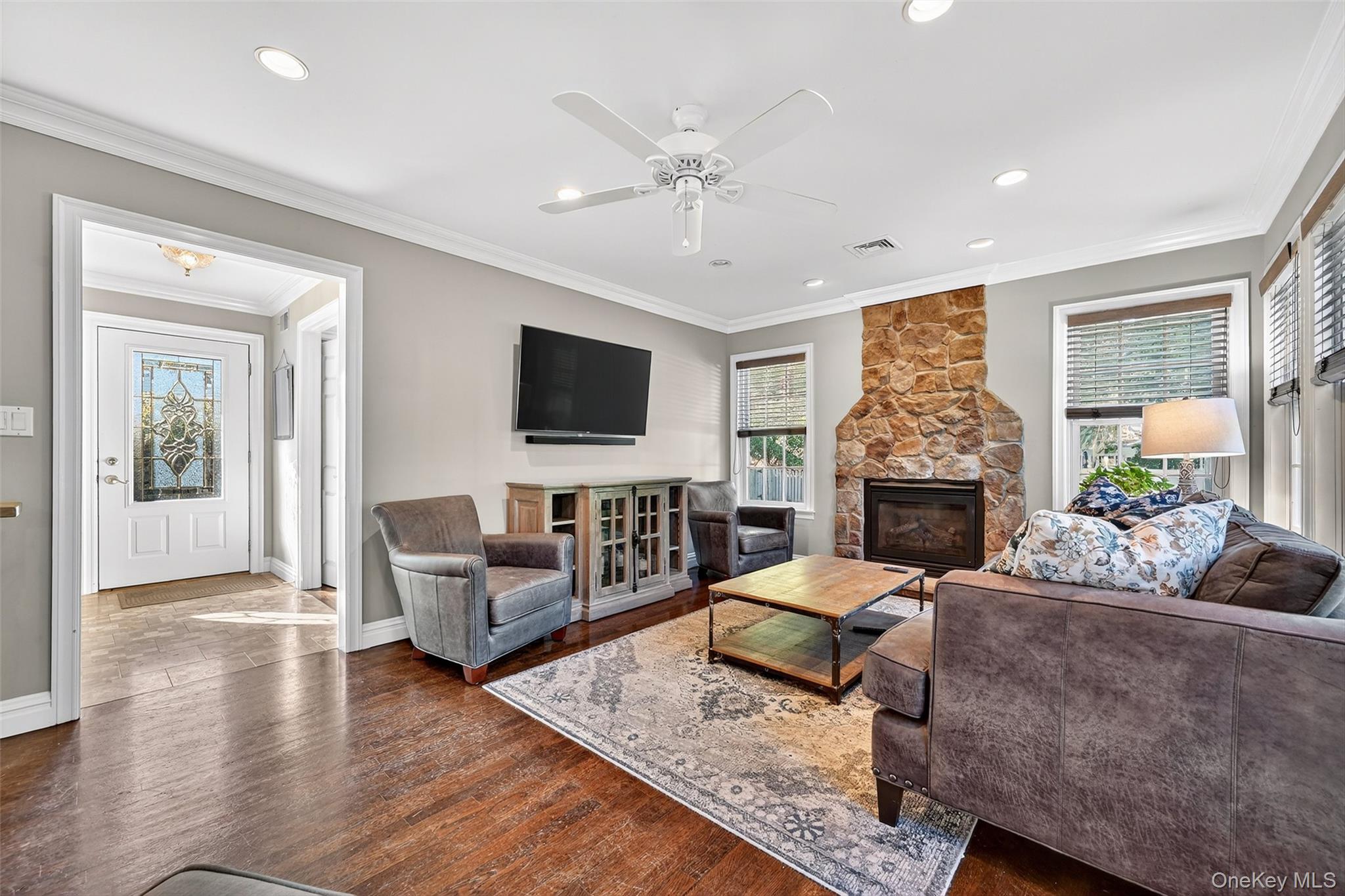 60 S Nauraushaun Road, Pearl River, NY 10965