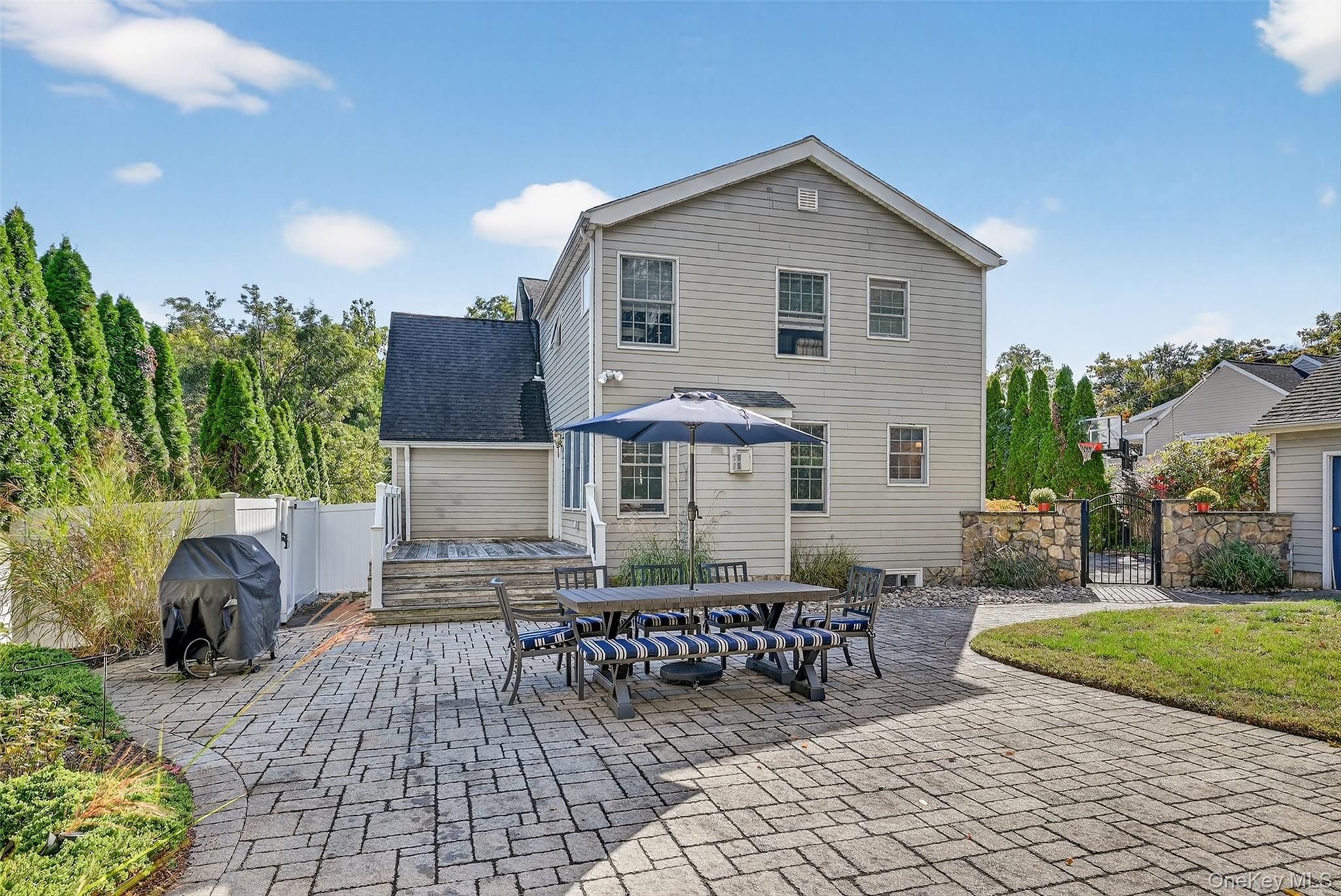 60 S Nauraushaun Road, Pearl River, NY 10965