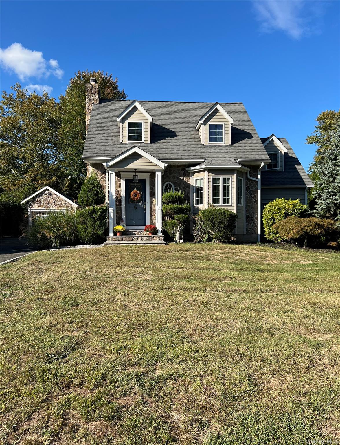 60 S Nauraushaun Road, Pearl River, NY 10965