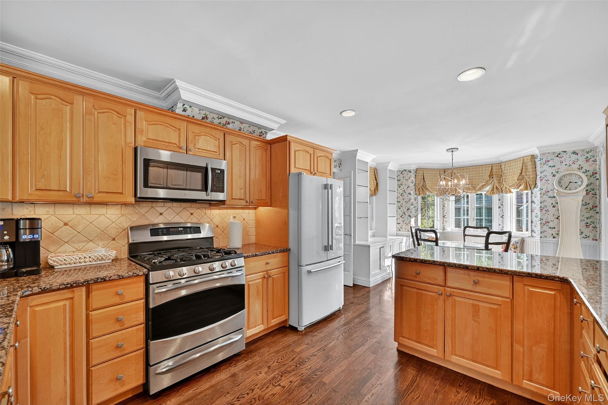 60 S Nauraushaun Road, Pearl River, NY 10965