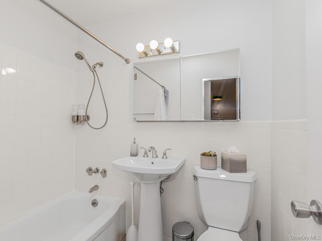 3671 Hudson Manor terrace # 14G, Bronx, NY 10463