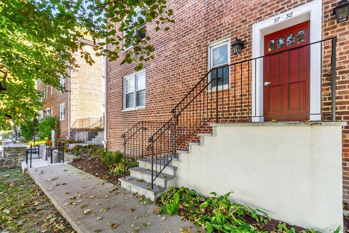 14 Soundview Avenue # #38, White Plains, NY 10606