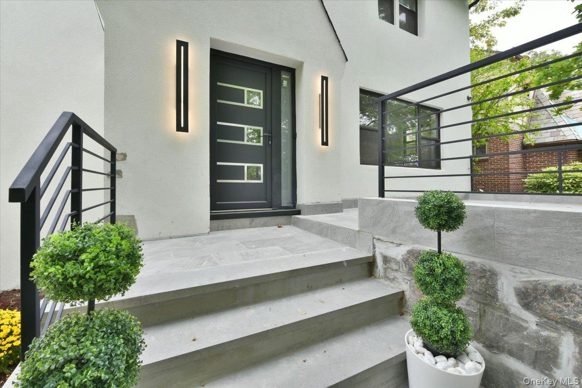 19127 Foothill Avenue, Holliswood, NY 11423