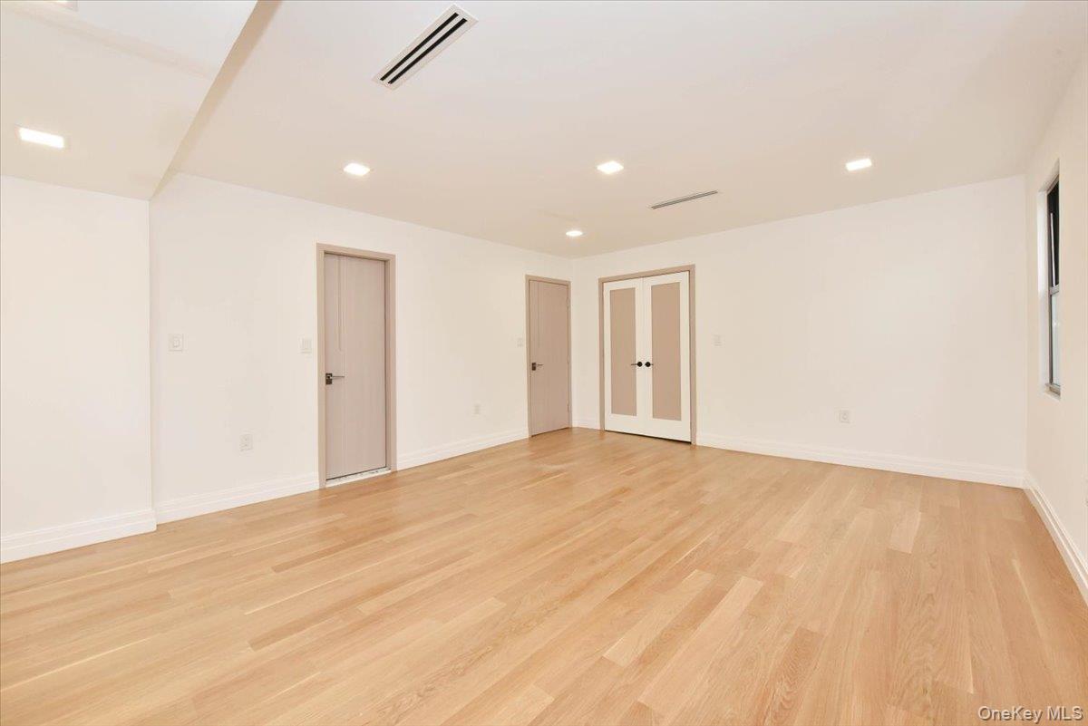 19127 Foothill Avenue, Holliswood, NY 11423