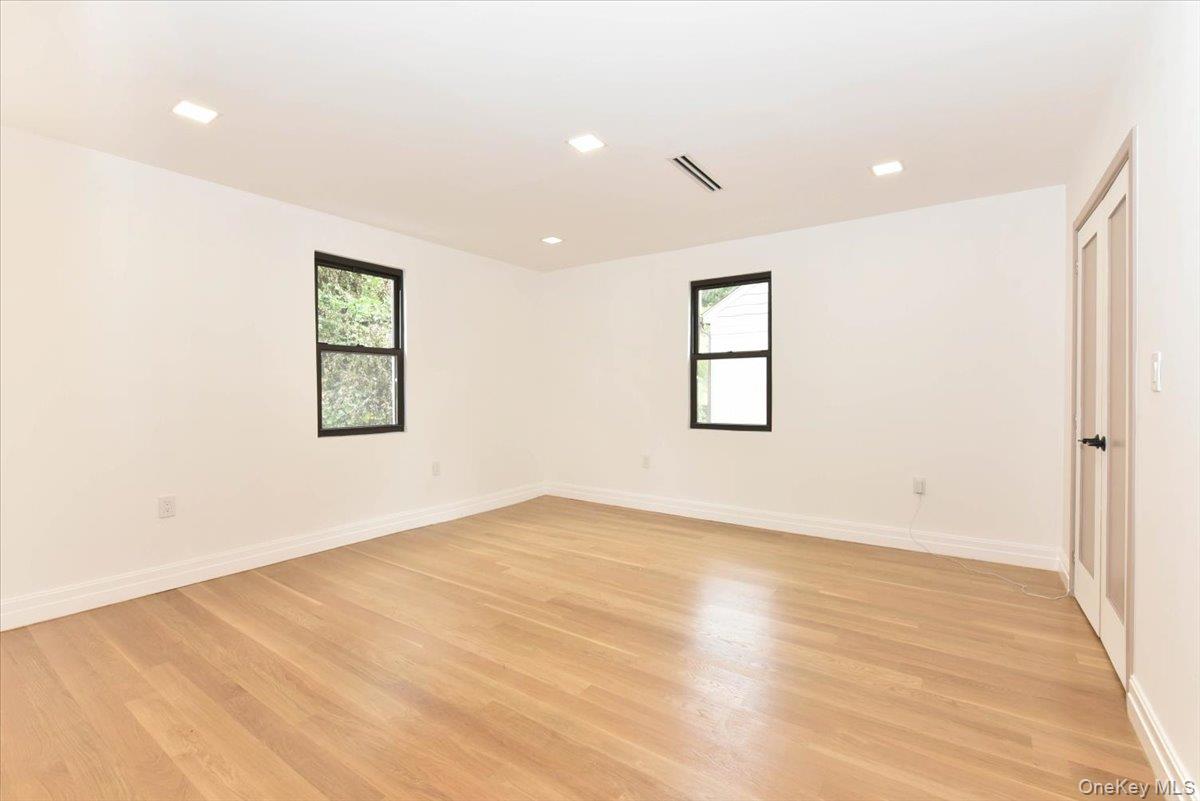 19127 Foothill Avenue, Holliswood, NY 11423