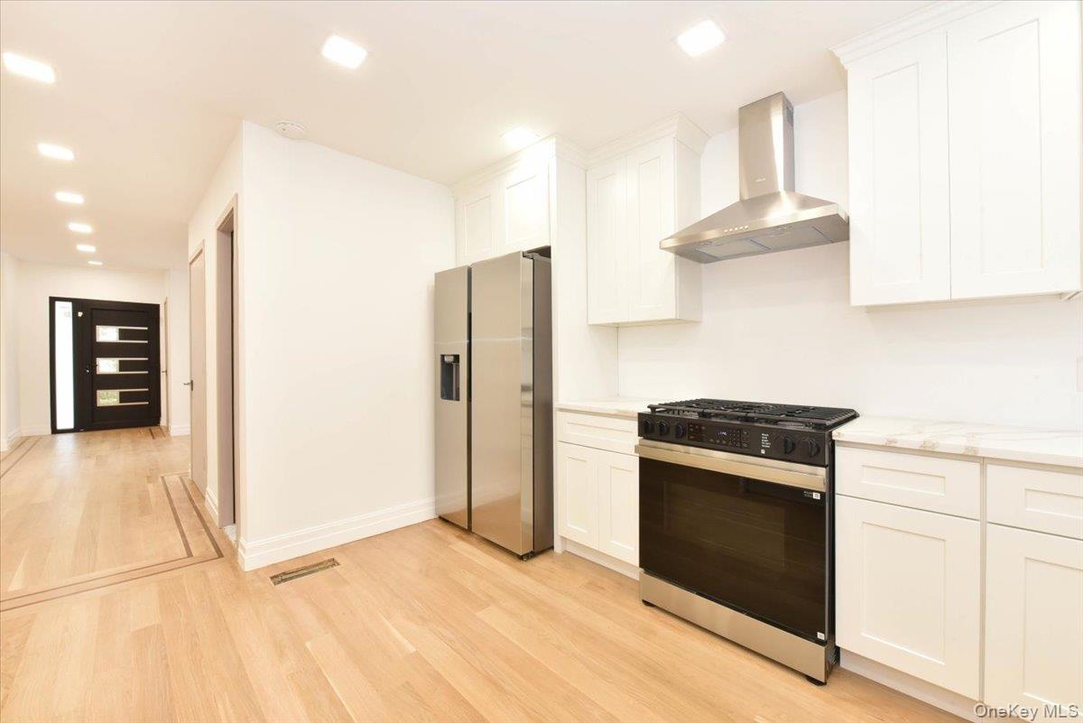 19127 Foothill Avenue, Holliswood, NY 11423