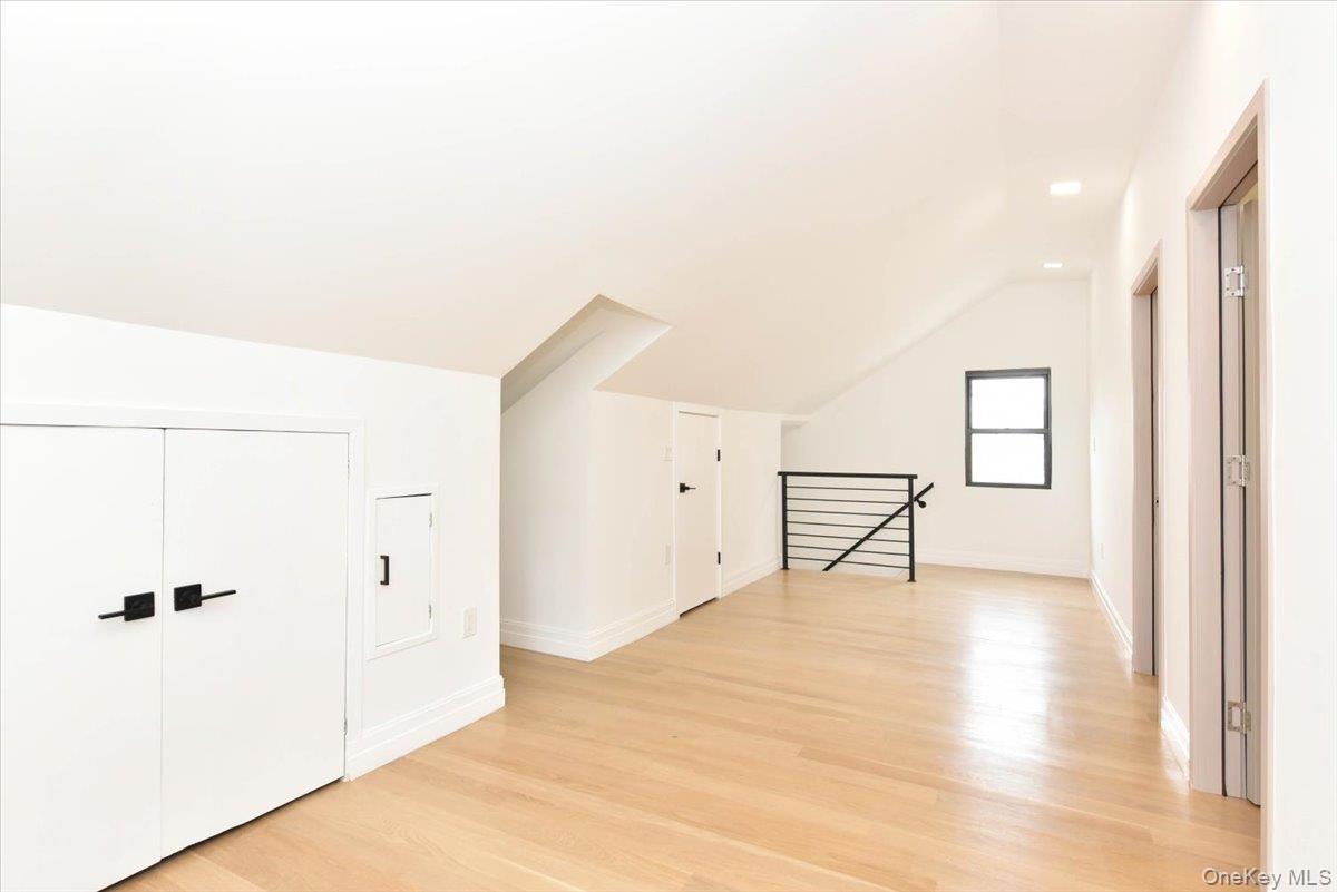 19127 Foothill Avenue, Holliswood, NY 11423