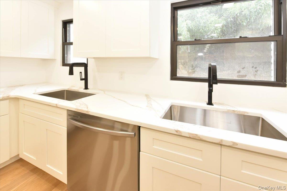 19127 Foothill Avenue, Holliswood, NY 11423